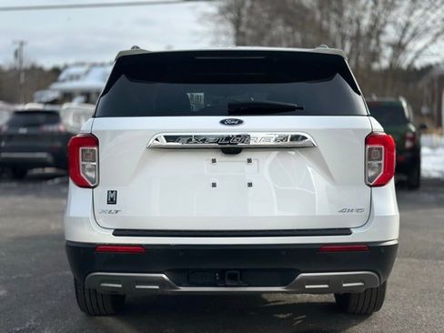 Used 2023 Ford Explorer XLT w/ Equipment Group 202A image 5