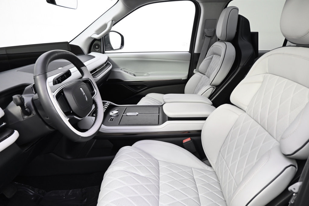 New 2026 Lincoln Navigator Black Label AWD/4WD image 13