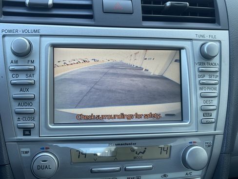 Used 2010 Toyota Camry XLE image 14