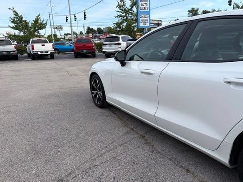 Used 2024 Volvo S60 B5 Core FWD image 4