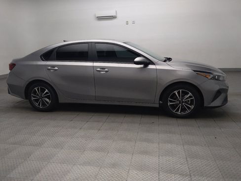 Used 2024 Kia Forte LXS w/ LXS Technology Package FWD image 11