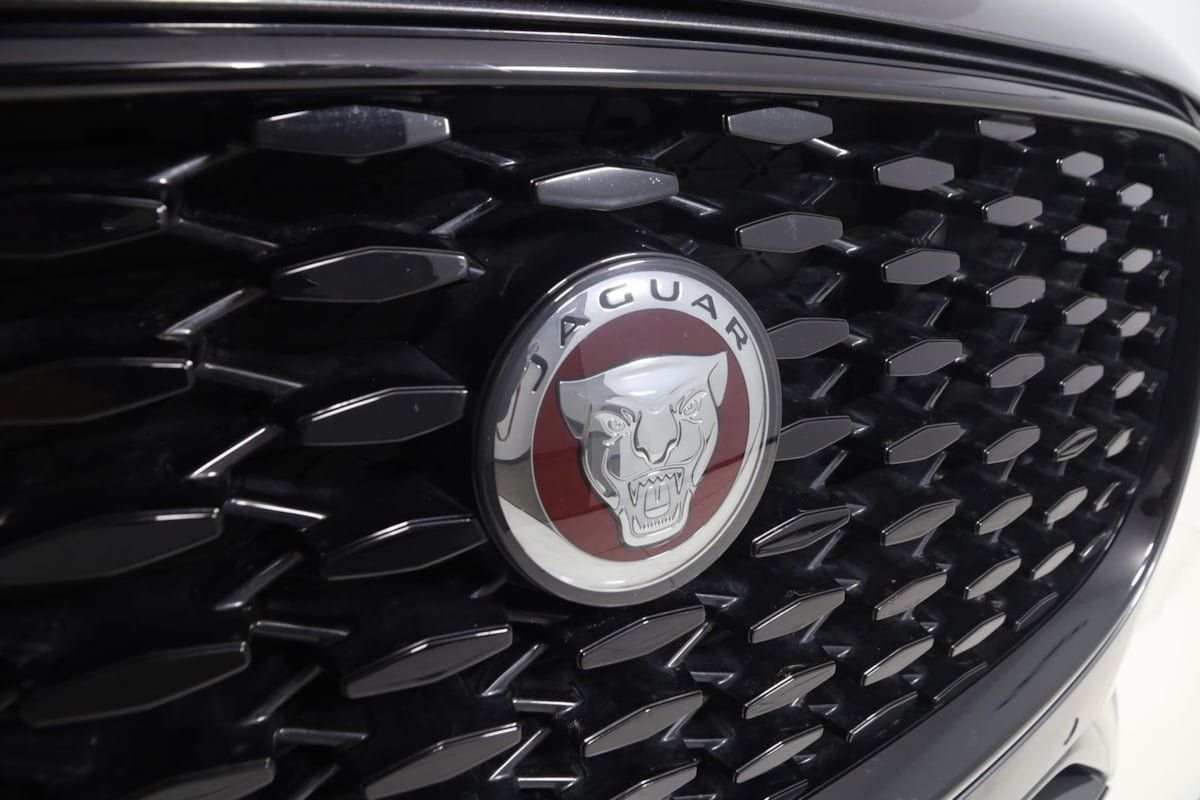 Used 2023 Jaguar F-PACE S AWD/4WD image 16