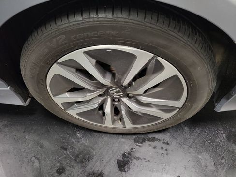 Used 2019 Honda Accord Hybrid image 12