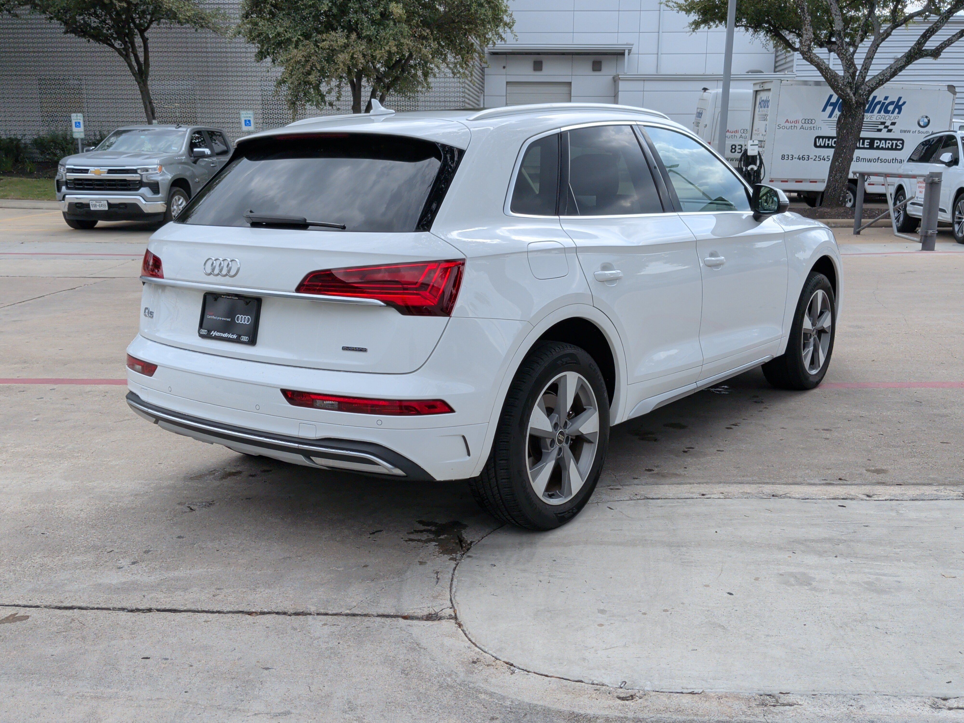 Used 2023 Audi Q5 2.0T Premium w/ Convenience Package AWD/4WD image 10