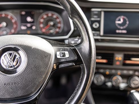 Used 2019 Volkswagen Jetta SE FWD image 25