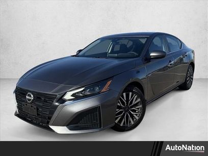 Used 2023 Nissan Altima 2.5 SV