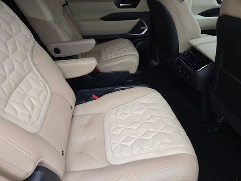 Used 2025 Nissan Armada Platinum Reserve image 11