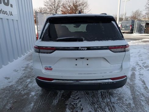 Used 2022 Jeep Grand Cherokee Limited 4xe image 16