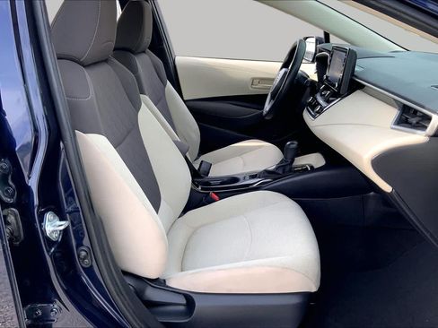 Used 2022 Toyota Corolla LE w/ LE Convenience Package FWD image 9