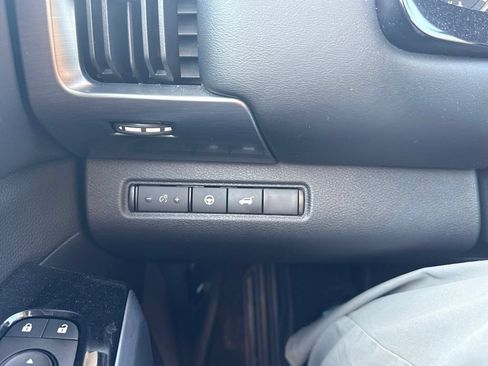 Used 2023 Nissan Pathfinder SL w/ Black Appearance Package AWD/4WD image 21