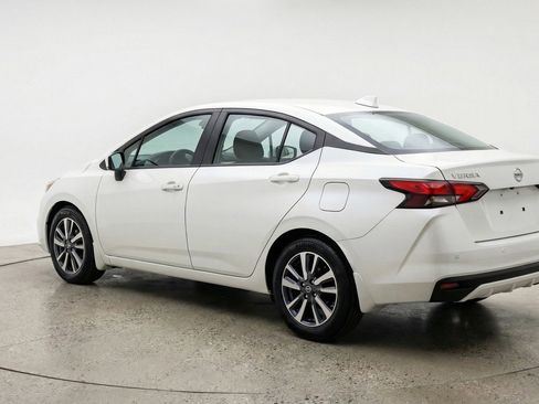 Used 2025 Nissan Versa SV image 6