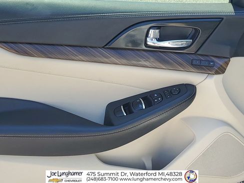 Used 2017 Nissan Maxima Platinum FWD image 25