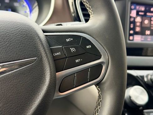 Used 2023 Chrysler Voyager LX image 10