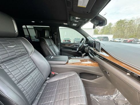 Used 2023 Cadillac Escalade ESV Premium Luxury Platinum image 32