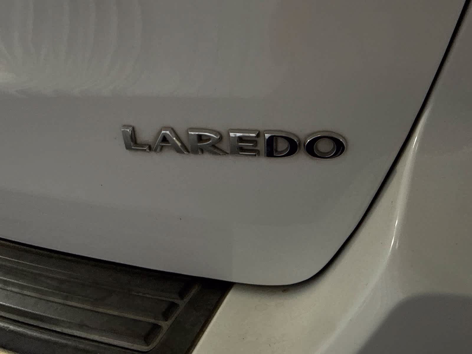 Used 2017 Jeep Grand Cherokee Laredo AWD/4WD image 15
