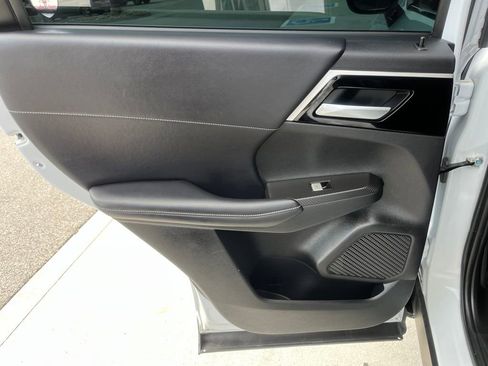 Used 2023 Mitsubishi Outlander SE Black Edition AWD/4WD image 15