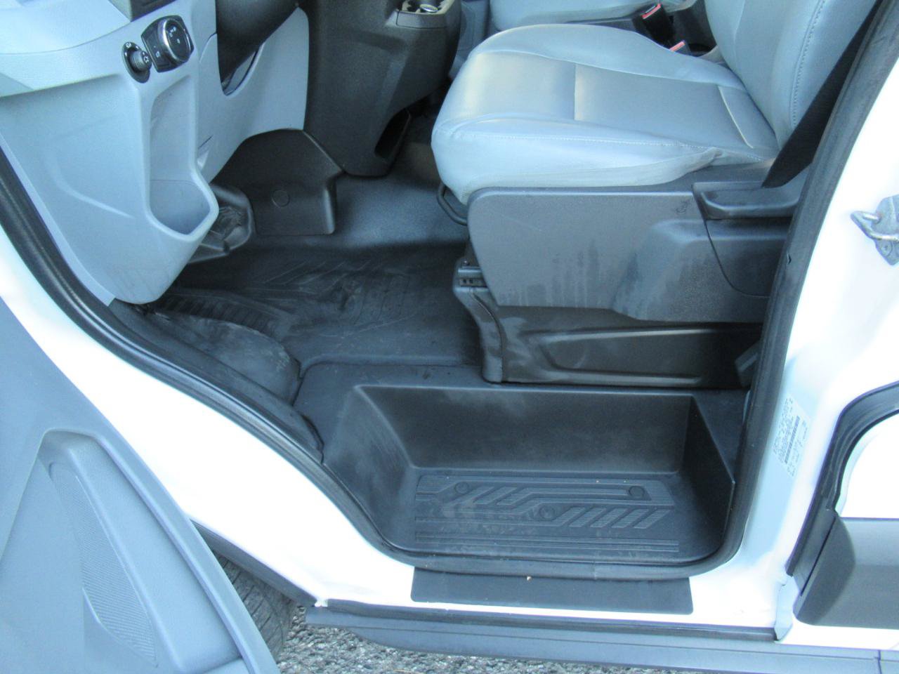 Used 2018 Ford Transit 250 148 Low Roof RWD image 8