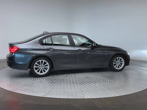 Used 2018 BMW 320i xDrive Sedan w/ Convenience Package AWD/4WD image 9