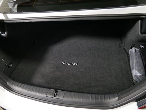 Used 2024 Genesis G70 3.3T Advanced w/ Sport Prestige Package image 18