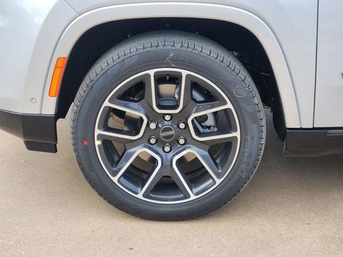 New 2025 Jeep Wagoneer Series III w/ Quick Order Package 25C Super image 7