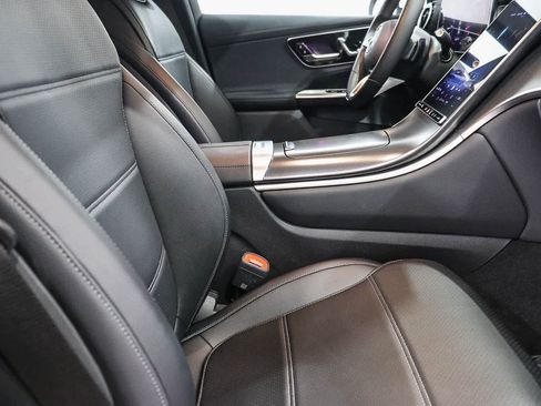 Used 2024 Mercedes-Benz GLC 300 image 16