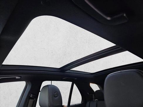 Used 2025 Mercedes-Benz GLE 350 4MATIC image 17