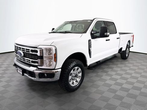 Used 2024 Ford F350 XLT w/ FX4 Off-Road Package AWD/4WD image 3