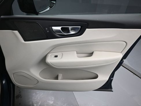 Used 2024 Volvo XC60 B5 Plus w/ Protection Package Premier image 39