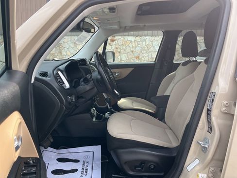 Used 2016 Jeep Renegade Latitude w/ Advanced Technology Group image 17