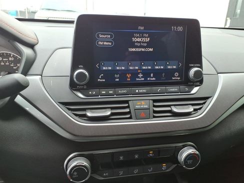 Used 2024 Nissan Altima 2.5 SR image 9