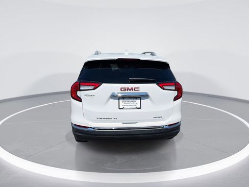 Used 2022 GMC Terrain SLT w/ Infotainment Package II AWD/4WD image 7