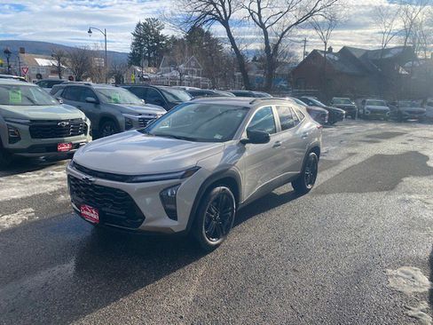 New 2026 Chevrolet Trax ACTIV image 3