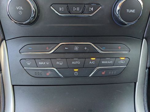 Used 2019 Ford Edge SEL w/ Equipment Group 201A image 31