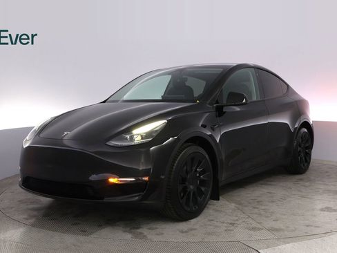 Used 2023 Tesla Model Y Long Range image 2