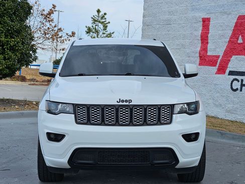 Used 2021 Jeep Grand Cherokee Laredo X image 2