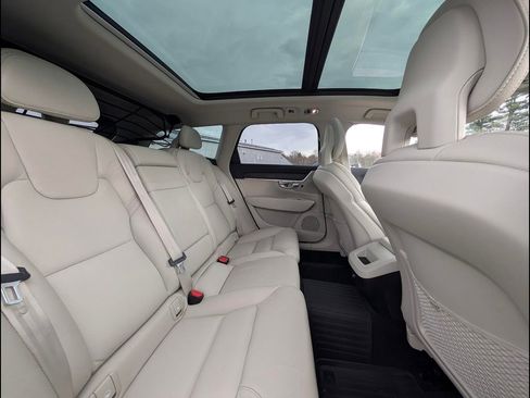 Used 2018 Volvo V90 T6 Cross Country w/ Convenience Package AWD/4WD image 17