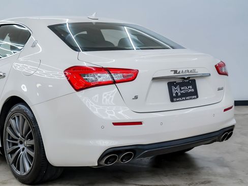 Used 2018 Maserati Ghibli S image 15