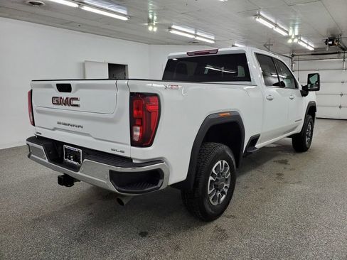 Used 2023 GMC Sierra 3500 SLE w/ SLE Convenience Package image 4