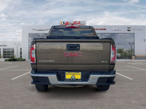 Used 2016 GMC Canyon SLE image 4