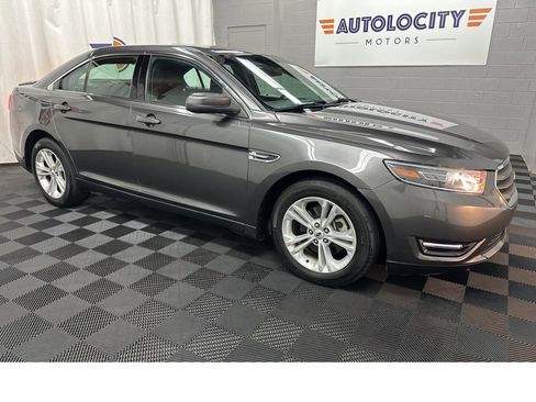 Used 2018 Ford Taurus SEL w/ Equipment Group 201A image 2