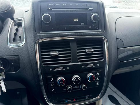 Used 2014 Dodge Grand Caravan SXT image 20