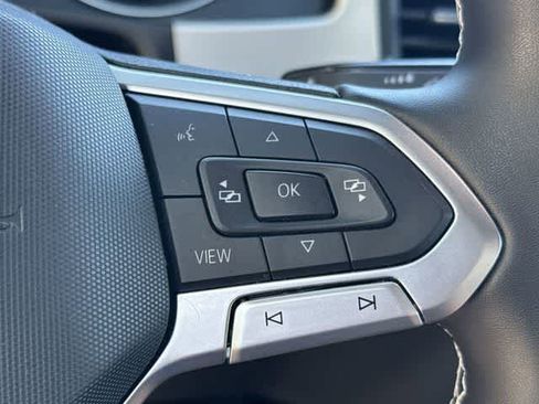 Used 2021 Volkswagen Atlas Cross Sport SE FWD image 22