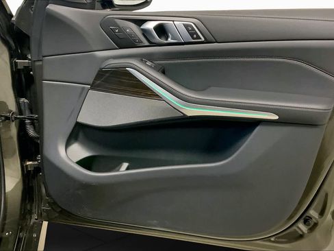 Certified 2025 BMW X7 M60i AWD/4WD image 22
