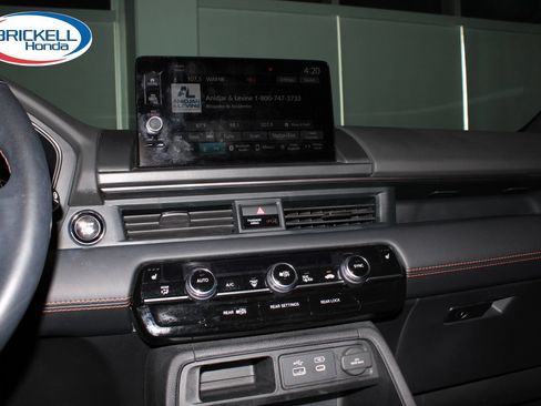Used 2024 Honda Pilot TrailSport image 27