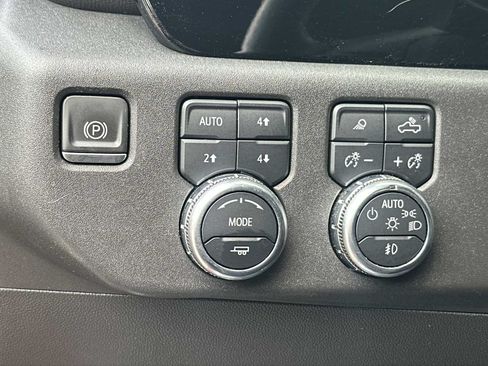 Certified 2024 GMC Sierra 1500 SLT w/ X31 Off-Road Package AWD/4WD image 18