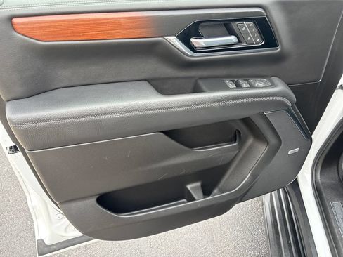 Certified 2025 GMC Yukon Denali AWD/4WD image 28