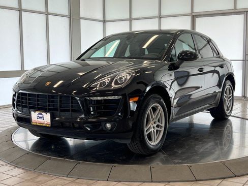 Used 2017 Porsche Macan AWD/4WD image 3
