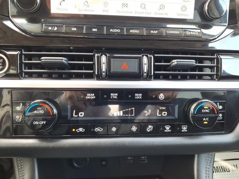 Used 2024 Nissan Pathfinder Platinum AWD/4WD image 25