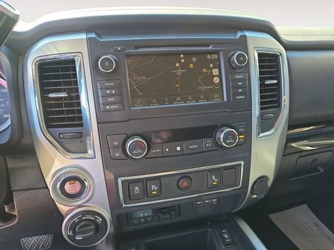 Used 2019 Nissan Titan SV w/ SV Convenience Package AWD/4WD image 10