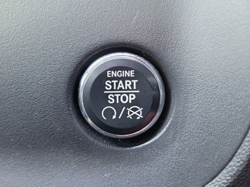 Used 2012 Dodge Challenger Rallye Redline image 30